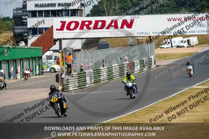Vintage motorcycle club;eventdigitalimages;mallory park;mallory park trackday photographs;no limits trackdays;peter wileman photography;trackday digital images;trackday photos;vmcc festival 1000 bikes photographs
